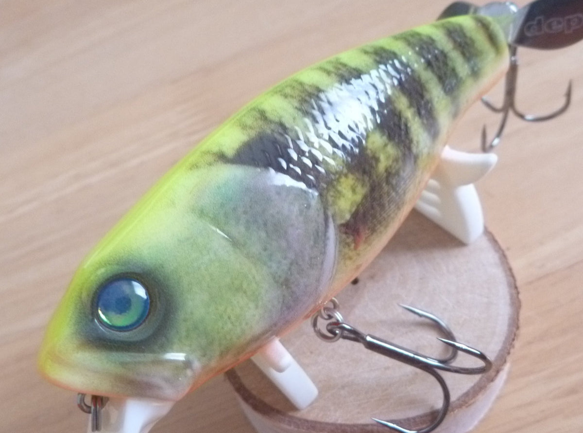 DEPS BUZZJET JR. – The Bass Hole